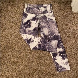 White and gray marble active leggings
